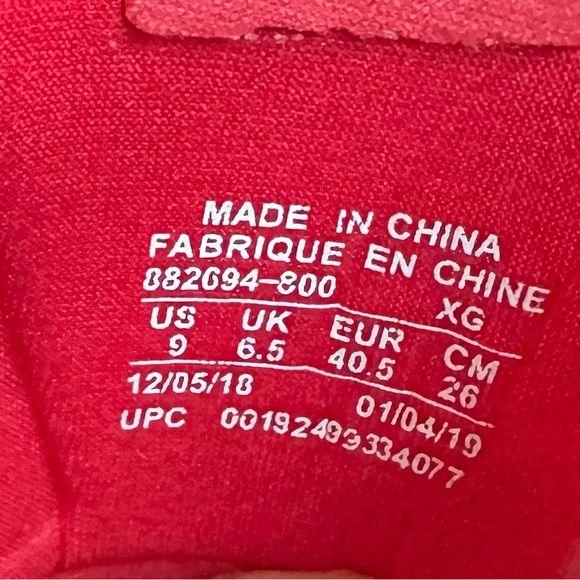 Nike Women's Tanjun Red Synthetic Sandals Solar - Picture 6 of 6